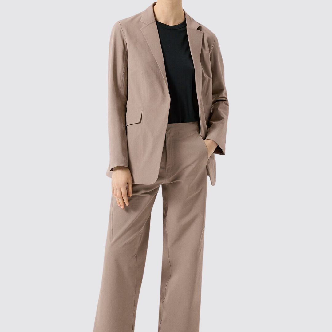 Arc'teryx | Tenia Blazer in Earth Front Model View