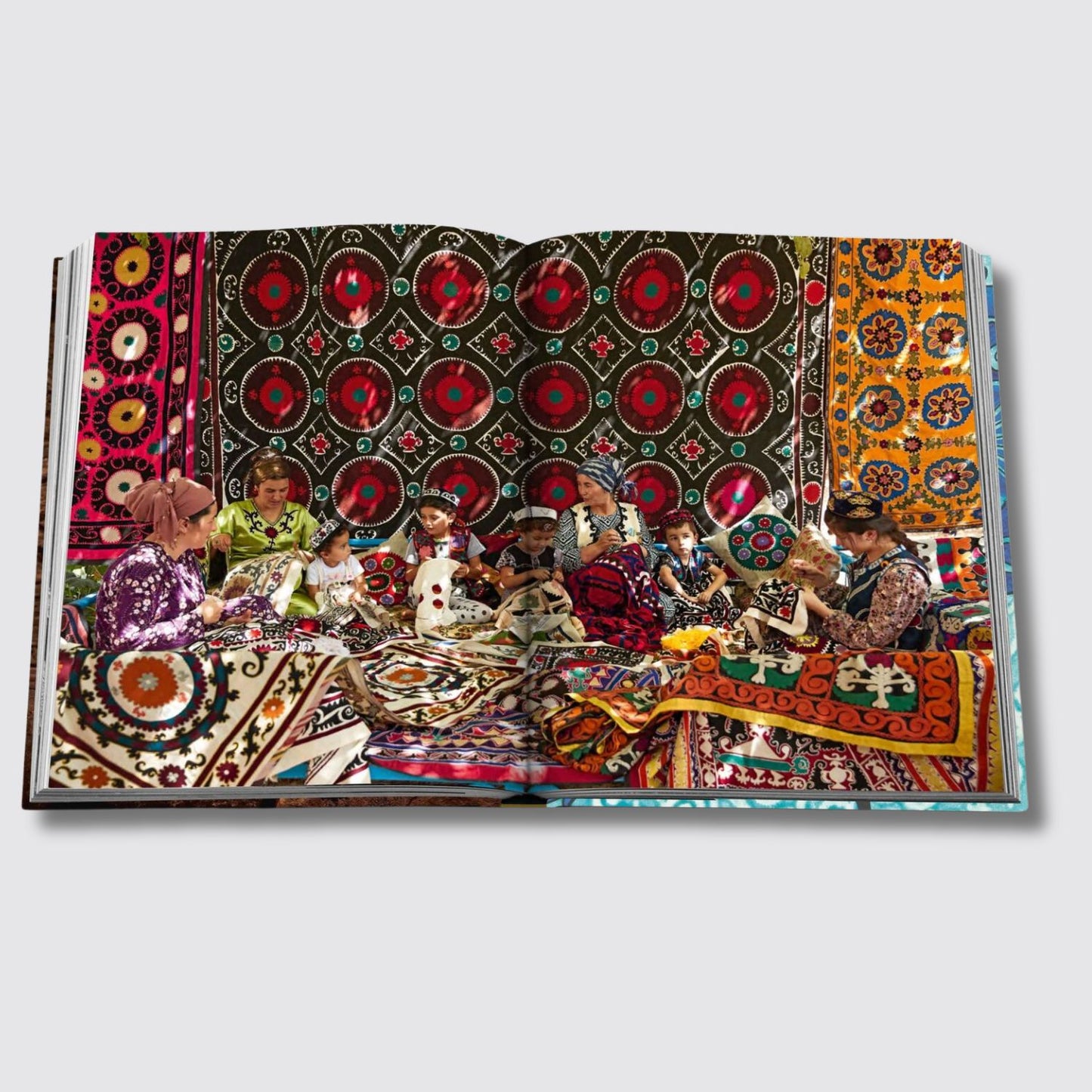 Assouline Uzbekistan Living Treasures Celebration of Craftmanship - Open View 1