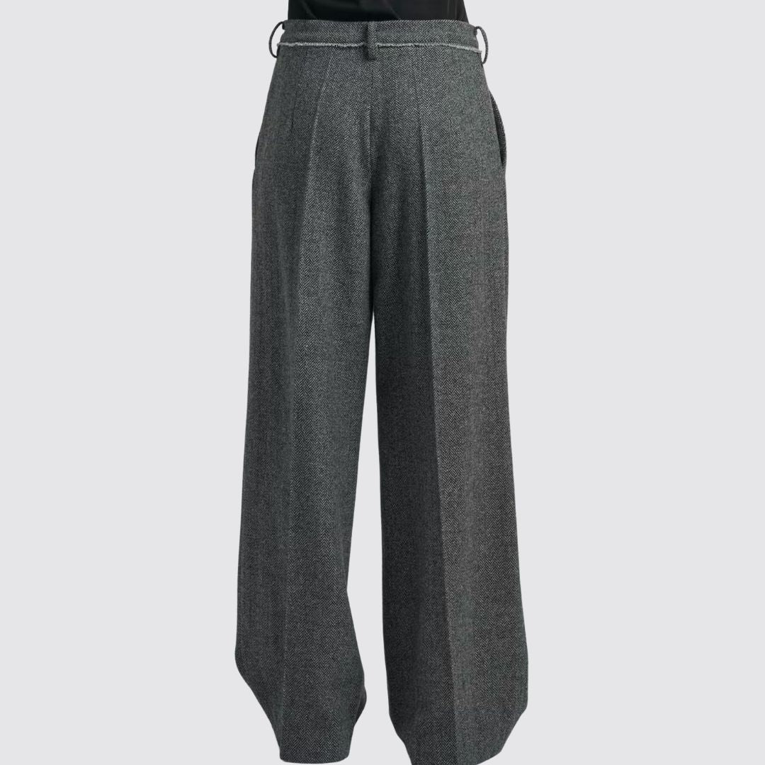 Yohji Yamamoto Center Pressed Pants Model View