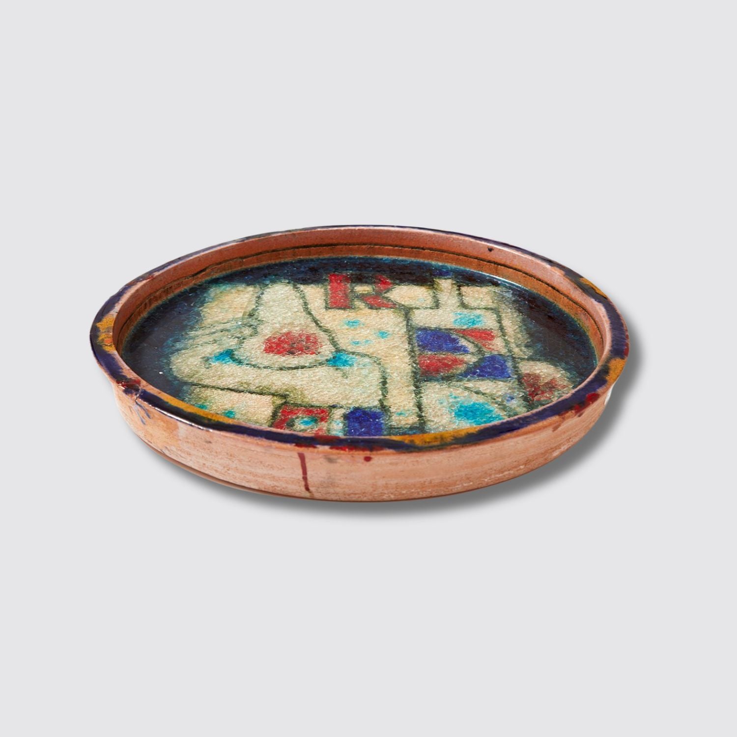 Just One Eye | Table Set with Hand - 3/4 View (Guerrino Tramonti)