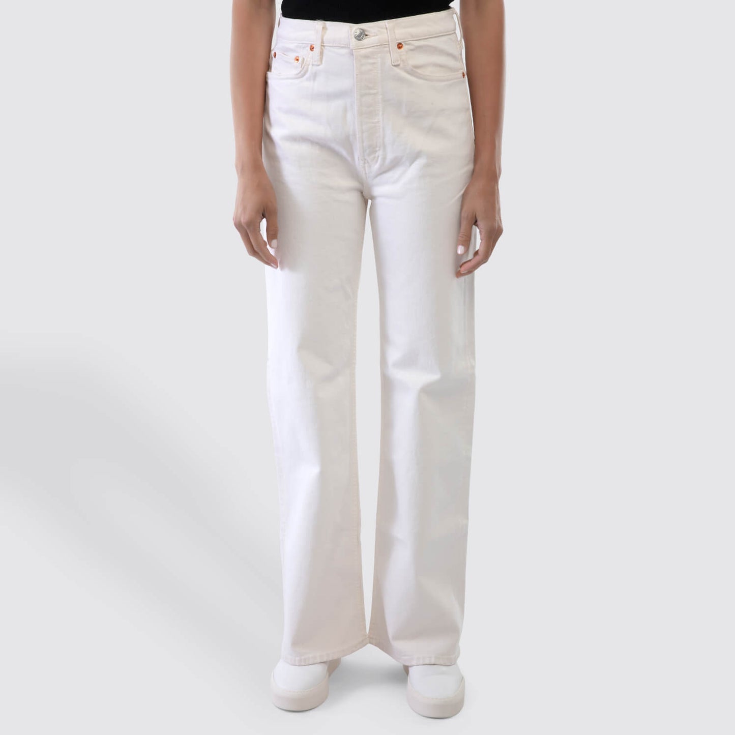 Re/Done | High-Rise Jeans in White - Front View